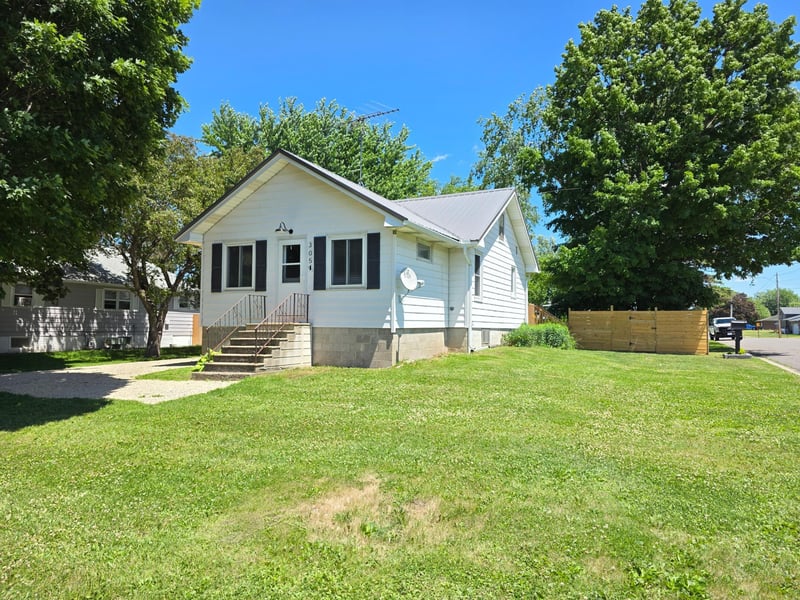 305 N Wabasha, Plainview, MN 55964