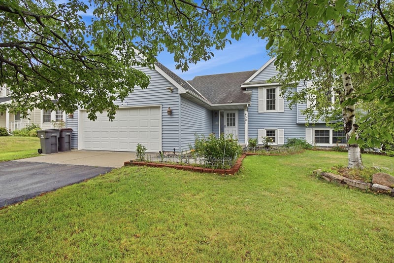 4301 W 144th St, Savage, MN 55378