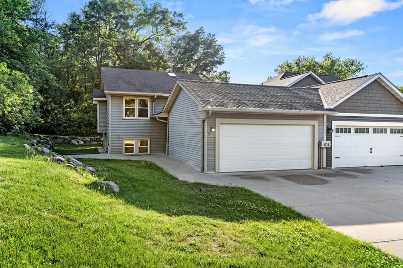 10357 Upper 178th St W, Lakeville, MN 55044