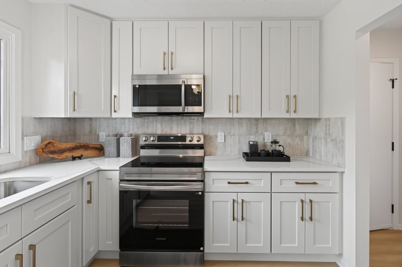 18735 Pennington Ave, Eden Prairie, MN 55346