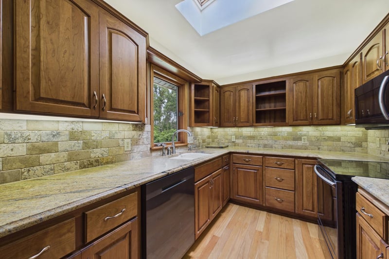 2918 Oakland Rd, Hopkins, MN 55305