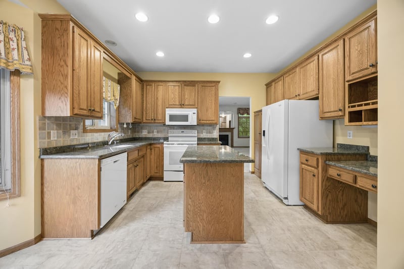 2282 Stephani Ct, Little Canada, MN 55117