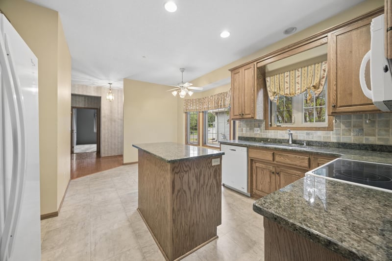 2282 Stephani Ct, Little Canada, MN 55117