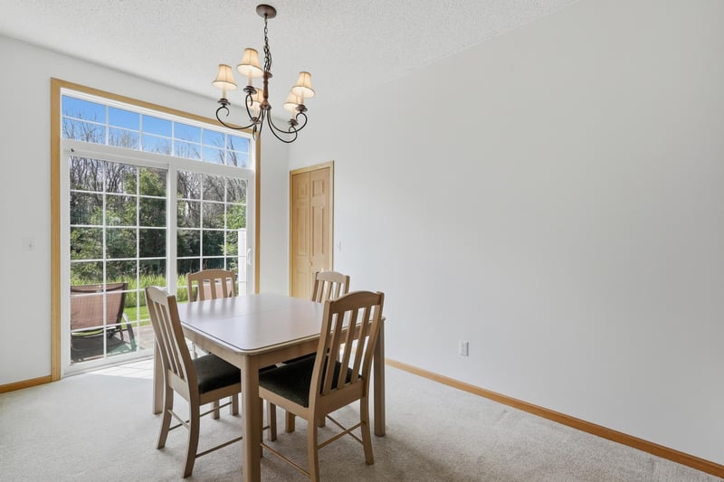 3176 Juniper Ln #E, Woodbury, MN 55125
