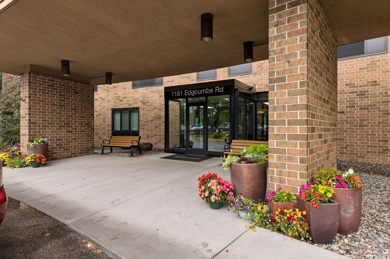 1181 Edgcumbe Rd #1515, Saint Paul, MN 55105