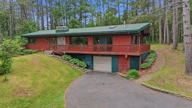 2016 Rice Lake Rd, Duluth, MN 55811