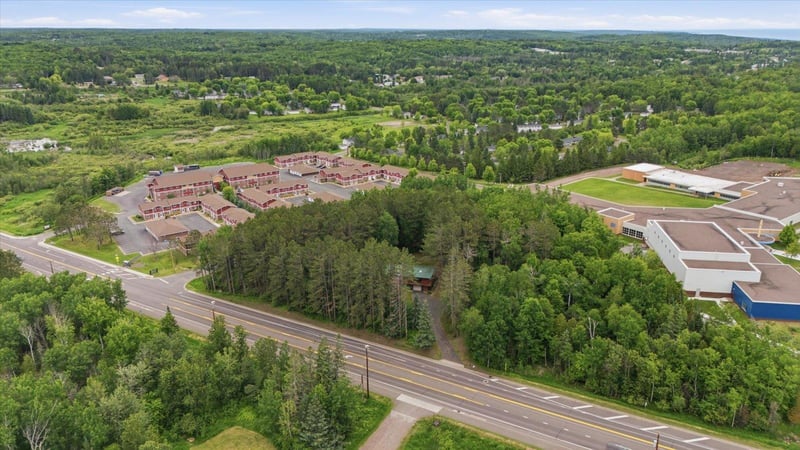 2016 Rice Lake Rd, Duluth, MN 55811