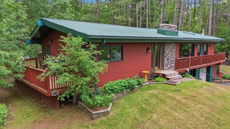 2016 Rice Lake Rd, Duluth, MN 55811