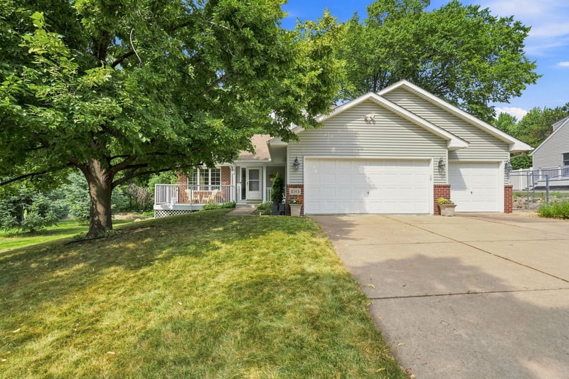 3393 Owasso St, Shoreview, MN 55126