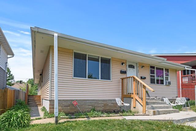 2105 Russell Ave N, Minneapolis, MN 55411