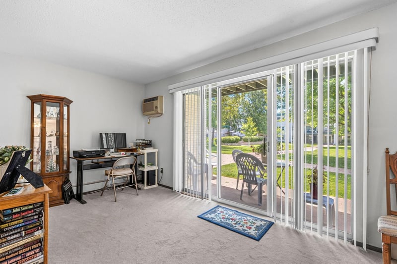 2730 Dale St N #D115, Roseville, MN 55113