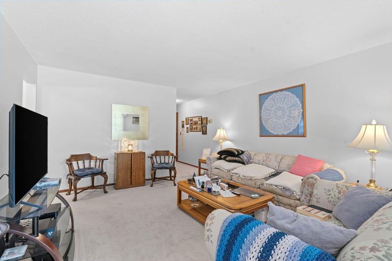 2730 Dale St N #D115, Roseville, MN 55113