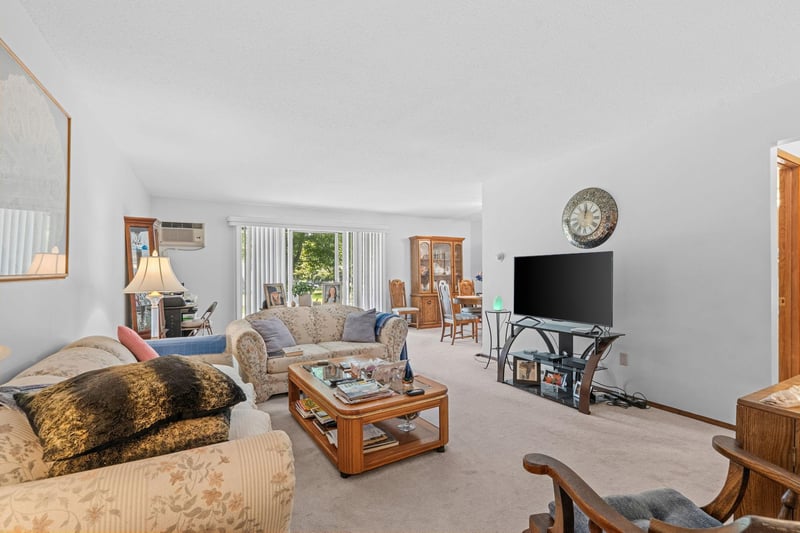 2730 Dale St N #D115, Roseville, MN 55113
