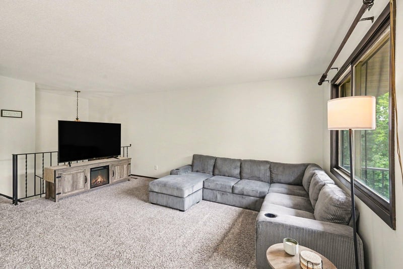 4159 Sylvia Ct, Shoreview, MN 55126