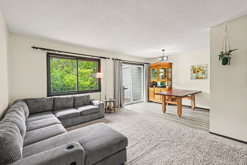 4159 Sylvia Ct, Shoreview, MN 55126