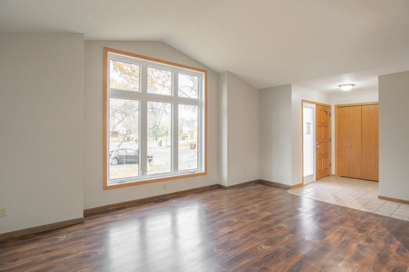5245 Clayton Dr, Maple Plain, MN 55359