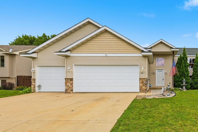 808 Cologne Ln, Waverly, MN 55390