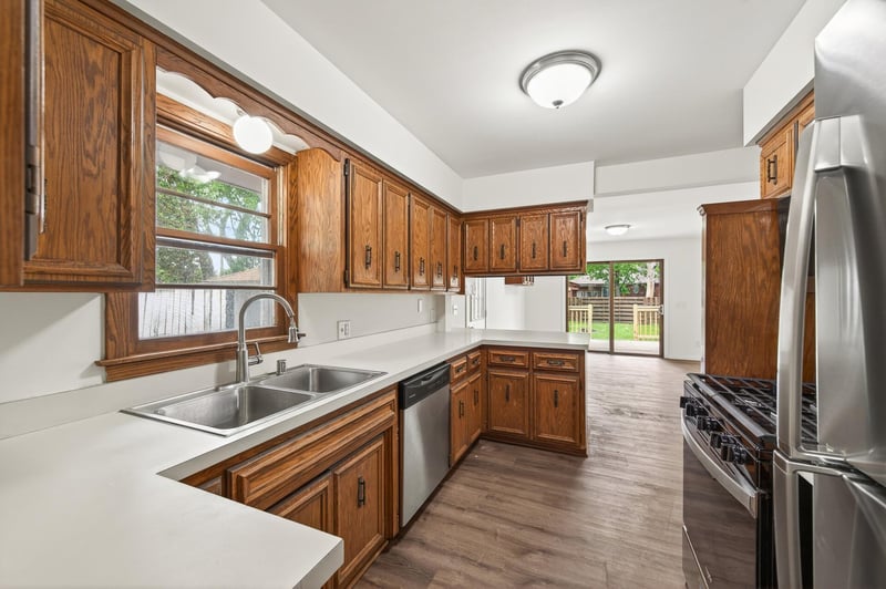 525 79th Ave NE, Spring Lake Park, MN 55432