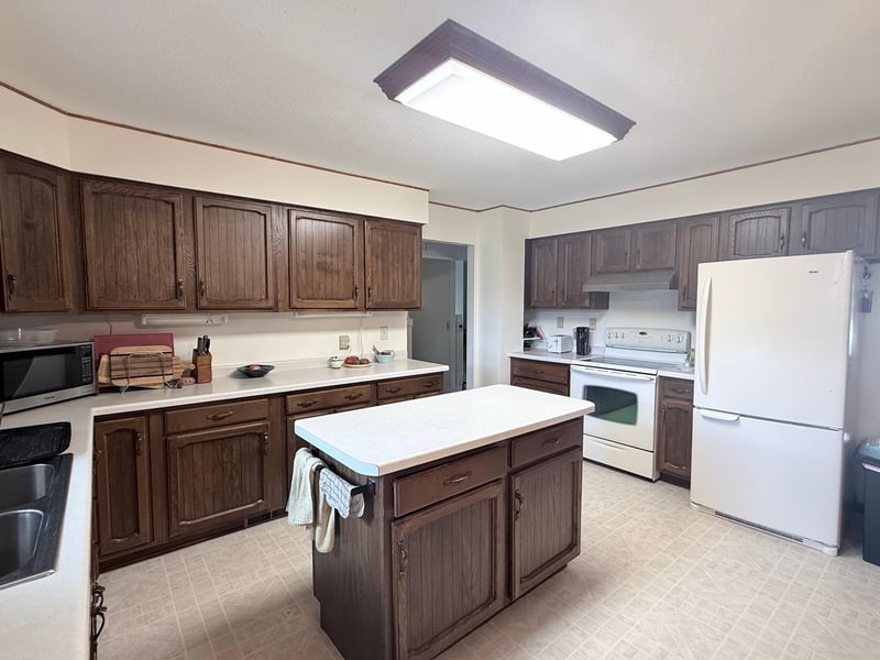 308 Sunset Ave, Detroit Lakes, MN 56501