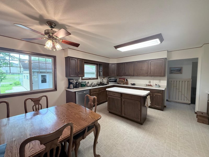 308 Sunset Ave, Detroit Lakes, MN 56501