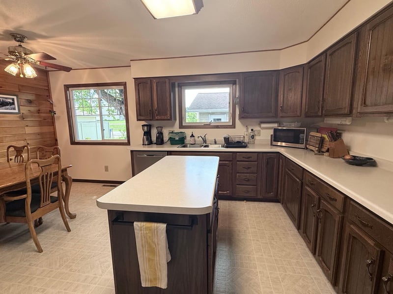 308 Sunset Ave, Detroit Lakes, MN 56501