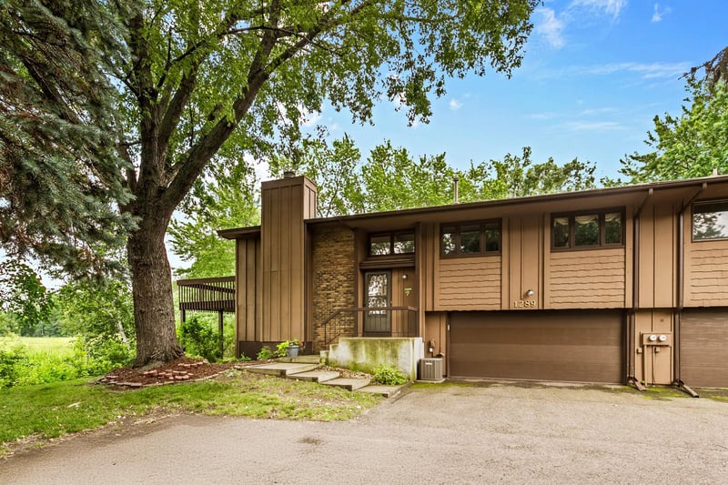 1289 Bridle Path Ct, White Bear Lake, MN 55110