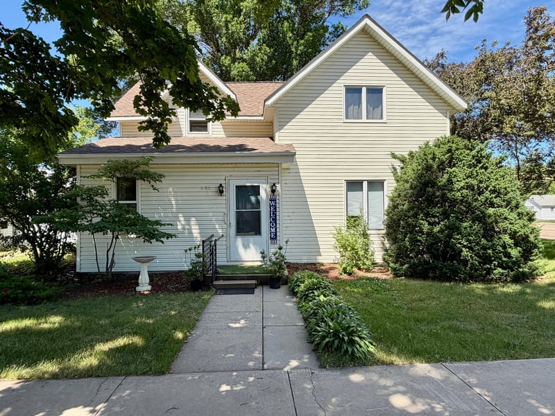 801 Mechanic St, Edgerton, MN 56128