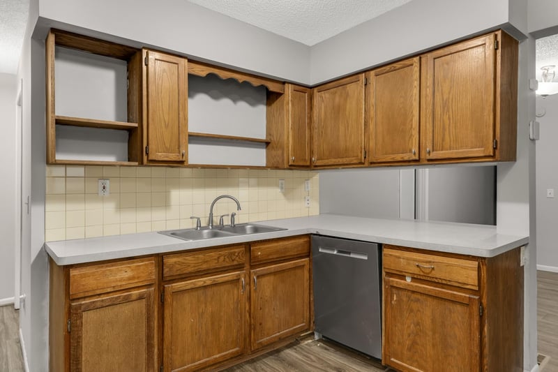 305 Lawson Ave E, Saint Paul, MN 55130
