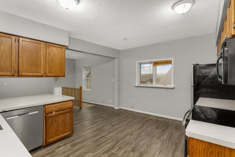 305 Lawson Ave E, Saint Paul, MN 55130
