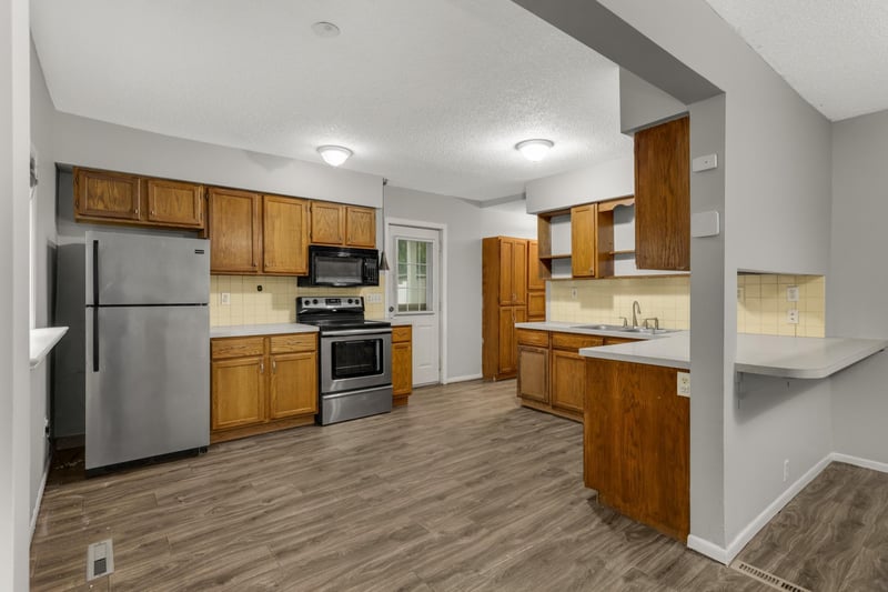 305 Lawson Ave E, Saint Paul, MN 55130
