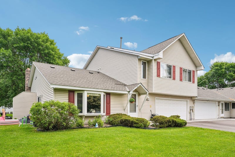 3654 Gershwin Ln N, Oakdale, MN 55128