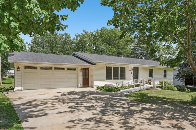 118 4th Ave NE, Lonsdale, MN 55046