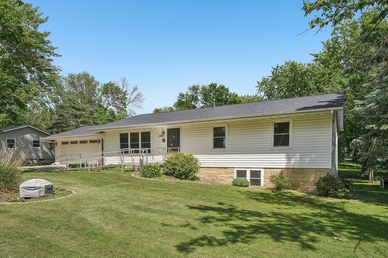 118 4th Ave NE, Lonsdale, MN 55046