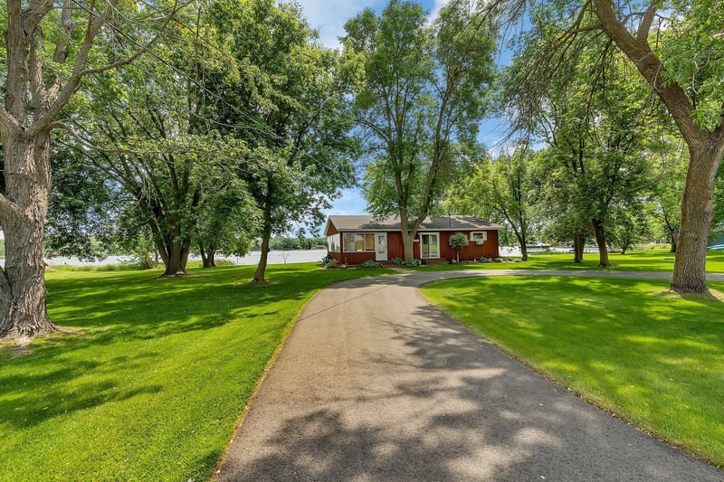 19372 Two Rivers Rd, Avon, MN 56310