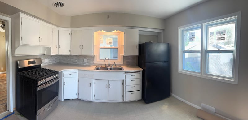 966 Hawthorne Ave E, Saint Paul, MN 55106