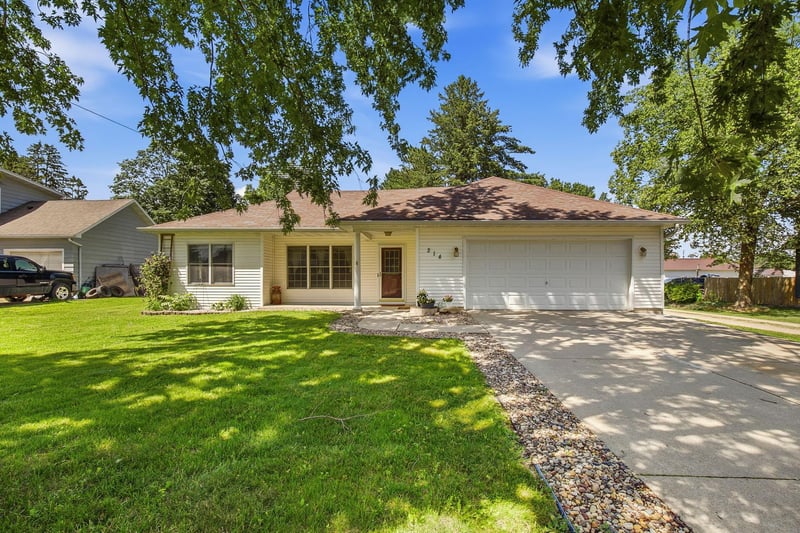 214 Trondheim Rd, Kenyon, MN 55946