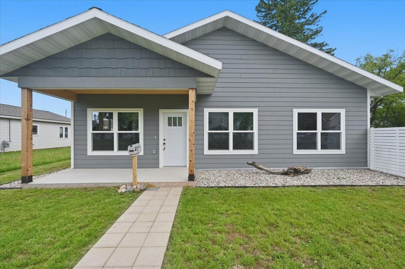 2213 Oakes Ave, Superior, WI 54880