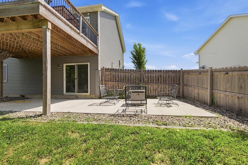 917 Mulberry Ave NE, Montgomery, MN 56069