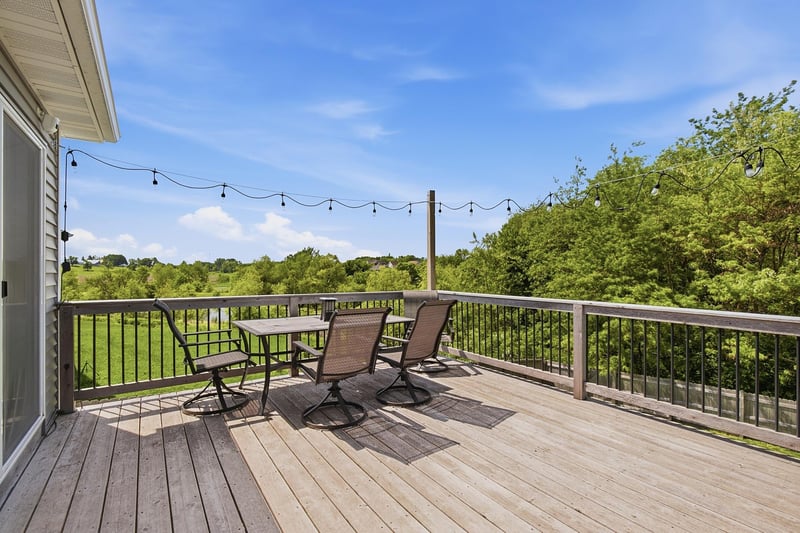 917 Mulberry Ave NE, Montgomery, MN 56069