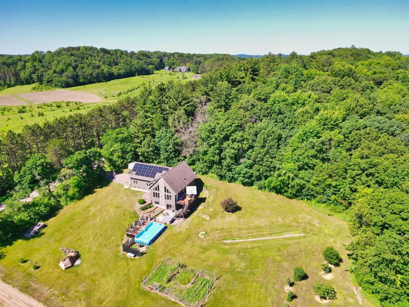 E560 Cedar Rd, Eau Claire, WI 54701