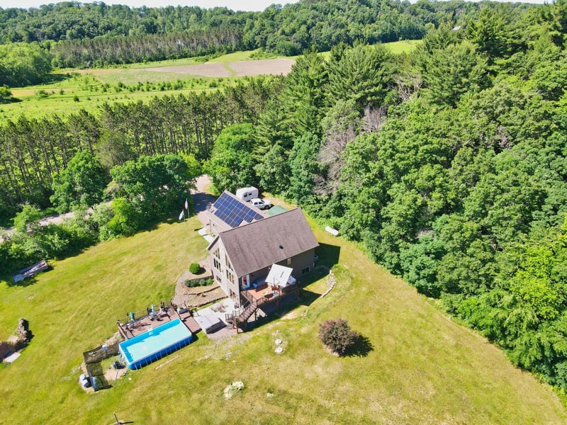 E560 Cedar Rd, Eau Claire, WI 54701