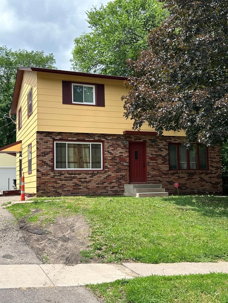 331-333 S Mcknight Rd, Saint Paul, MN 55119