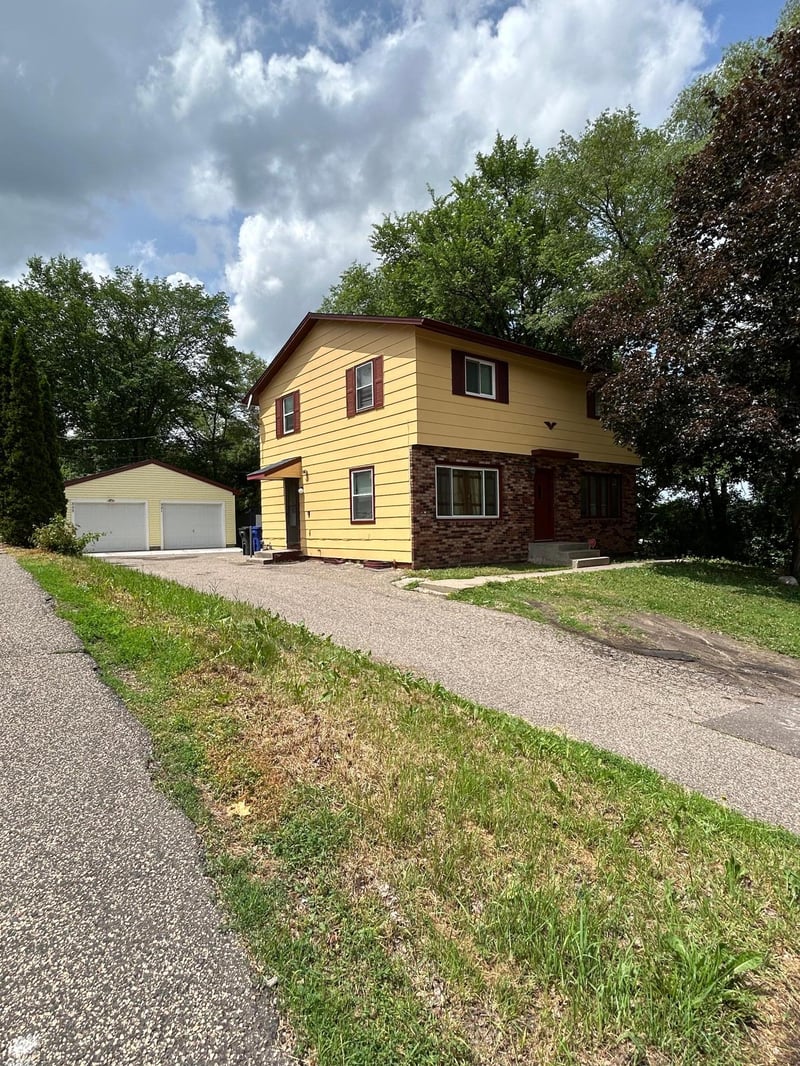 331-333 S Mcknight Rd, Saint Paul, MN 55119