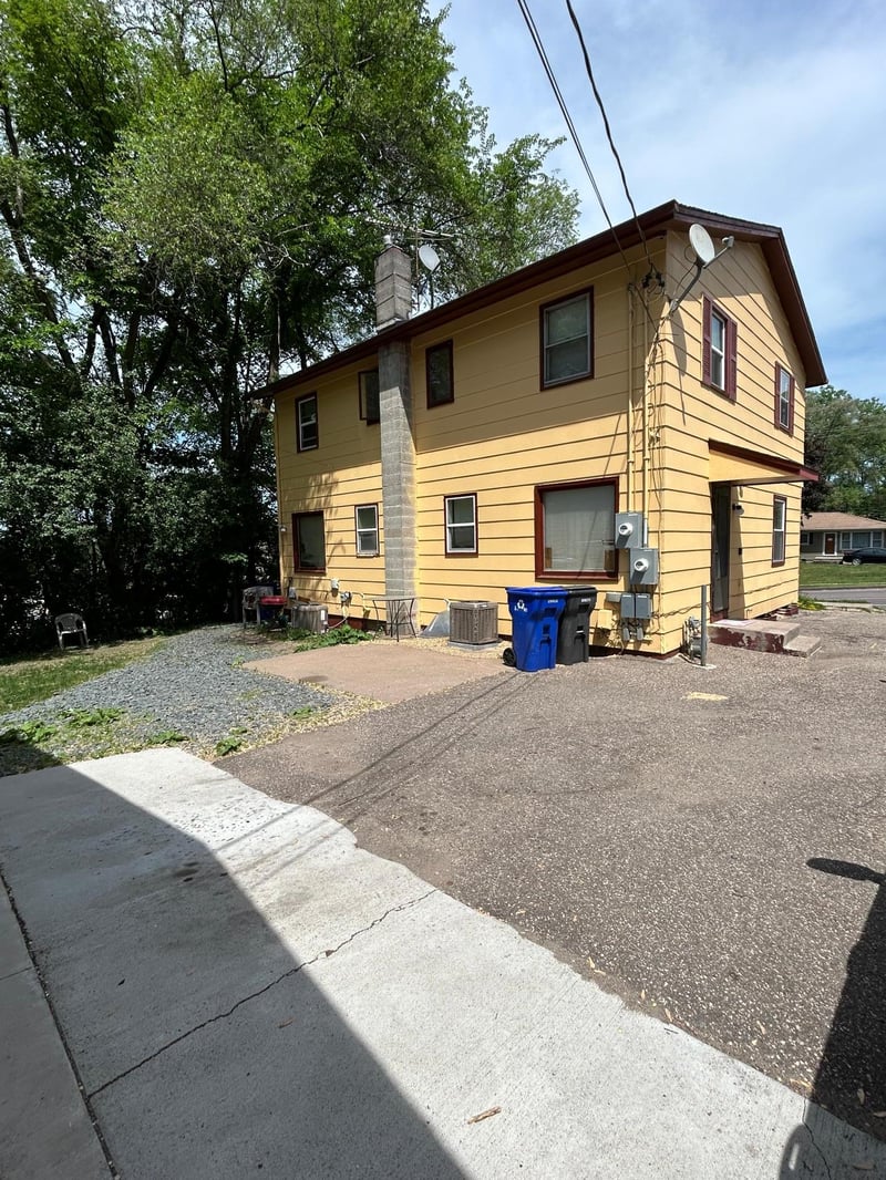 331-333 S Mcknight Rd, Saint Paul, MN 55119