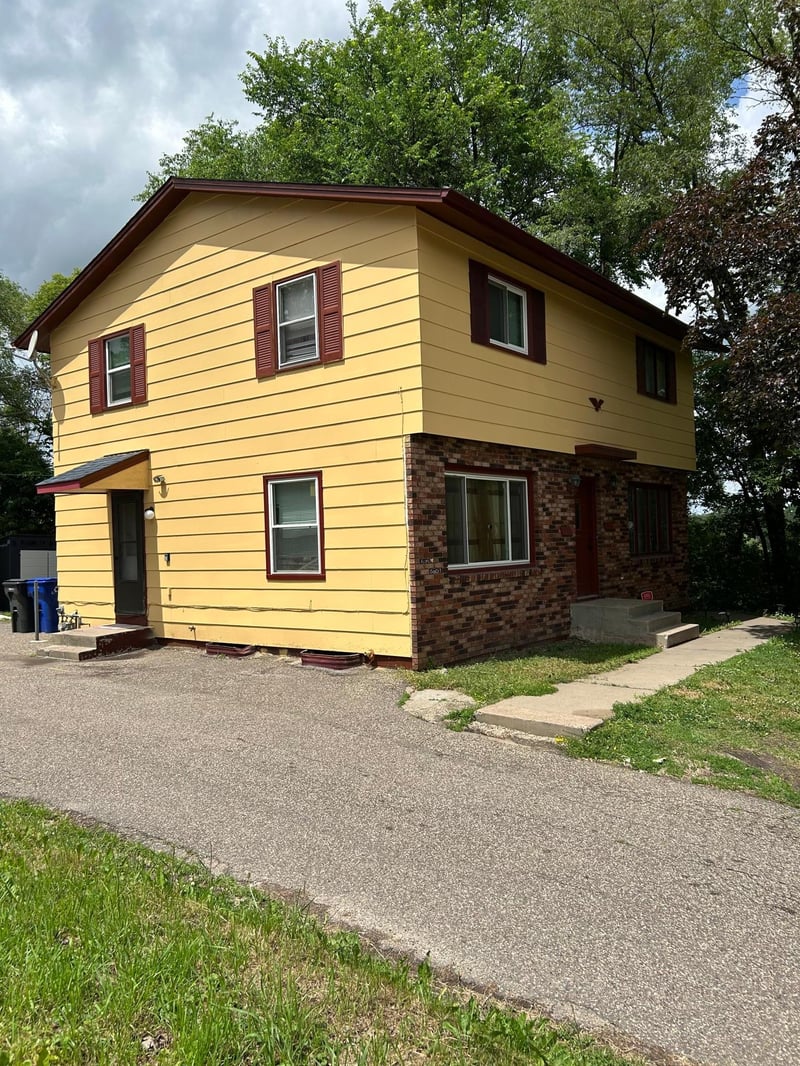 331-333 S Mcknight Rd, Saint Paul, MN 55119