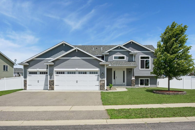 1080 Mitchell Ave, Clearwater, MN 55320