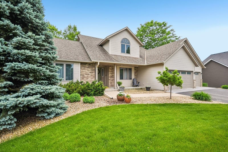 1066 Cripple Creek Ps, Lino Lakes, MN 55038