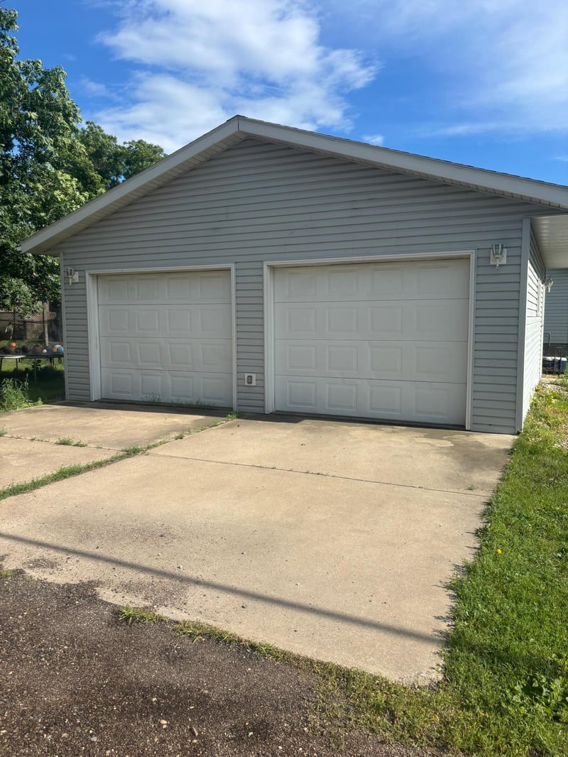 211 E Broadway St, Redwood Falls, MN 56283