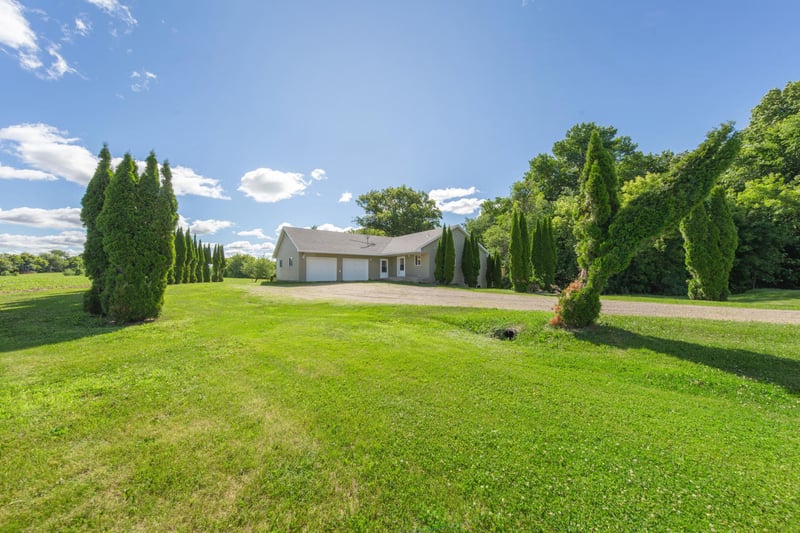 23493 Echo Ave, Faribault, MN 55021