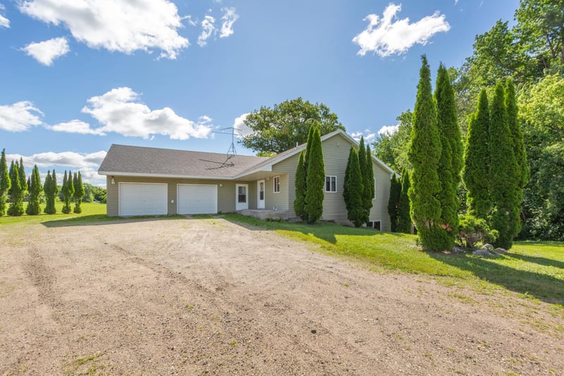 23493 Echo Ave, Faribault, MN 55021